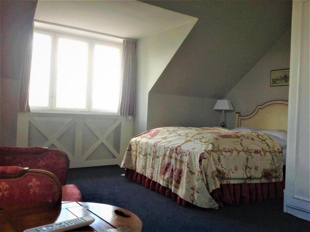 Hotel Fredensborg Store Kro Extérieur photo
