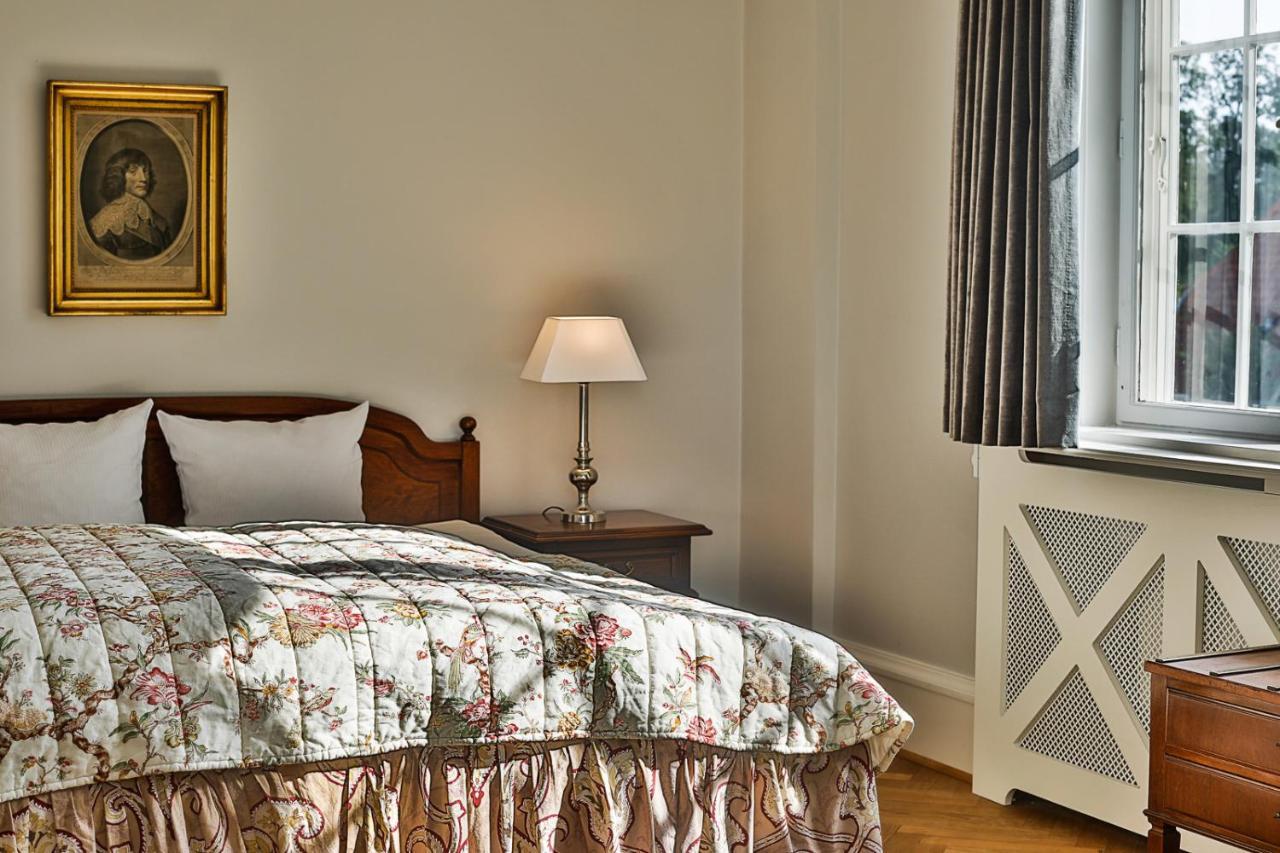 Hotel Fredensborg Store Kro Extérieur photo