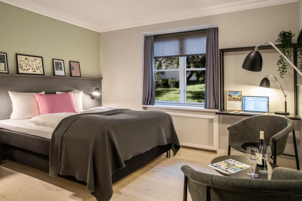 Hotel Fredensborg Store Kro Extérieur photo