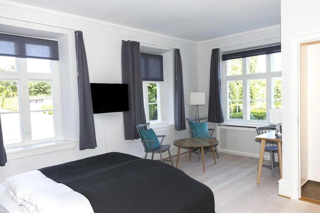 Hotel Fredensborg Store Kro Extérieur photo