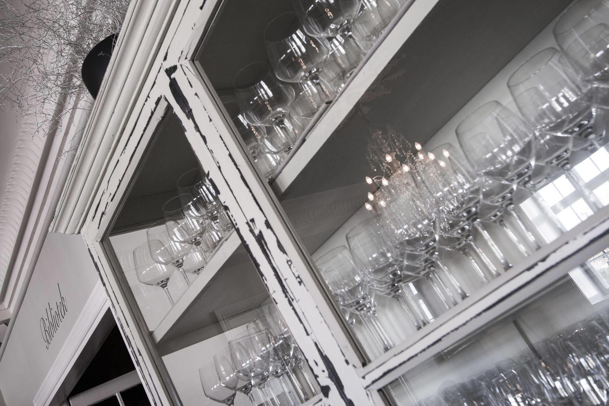 Hotel Fredensborg Store Kro Extérieur photo